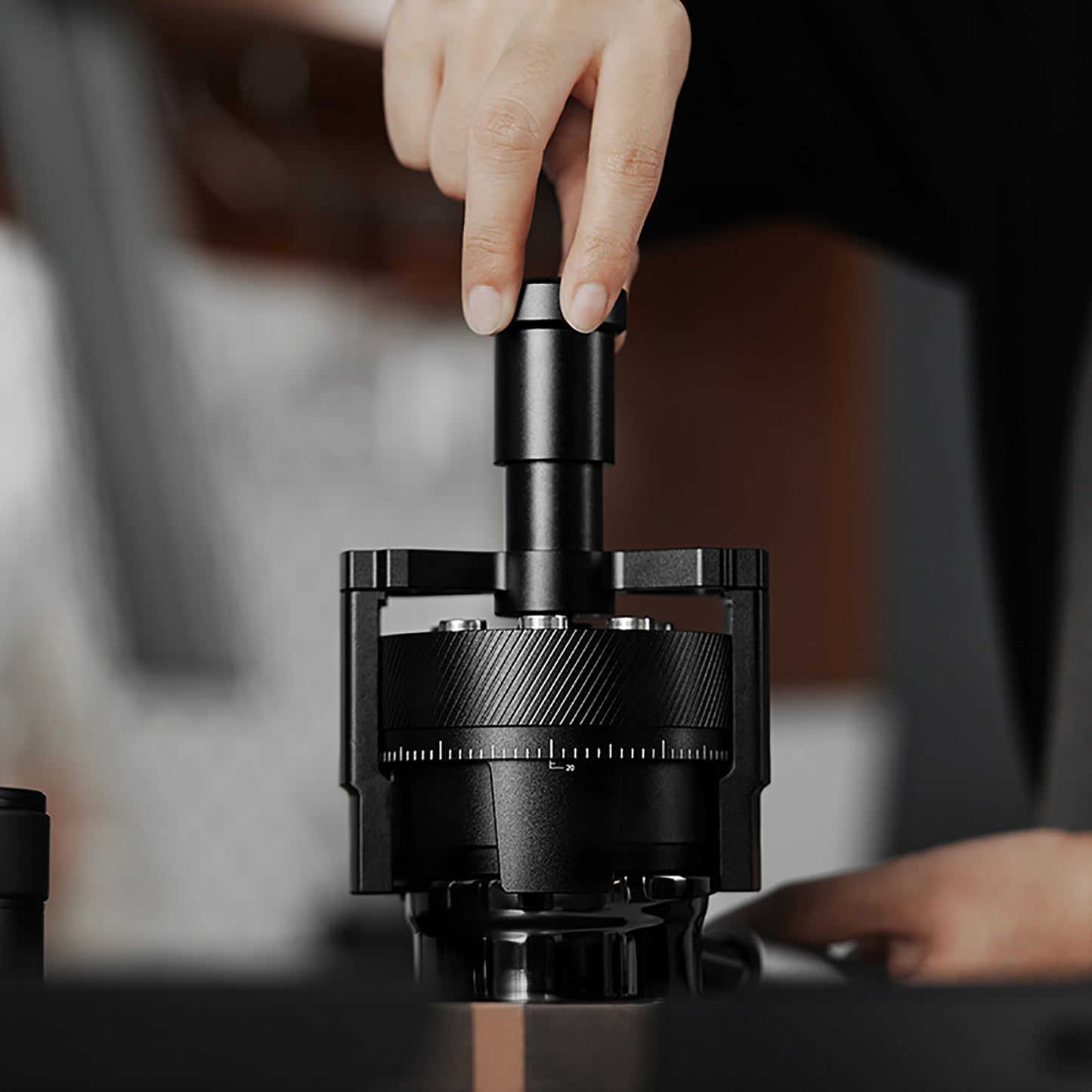 SE Pro Needle Distributor