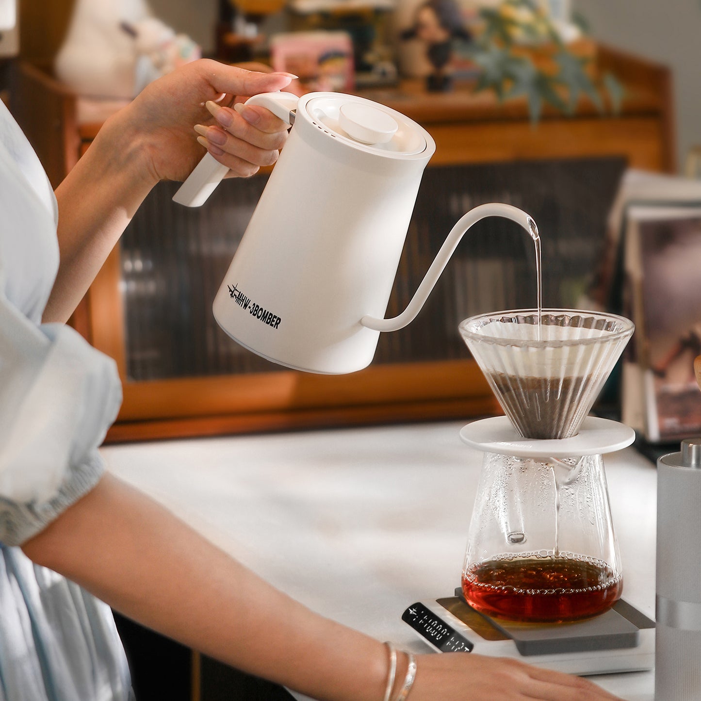 MHW-3Bomber Assassin Electric Pour Over Kettle